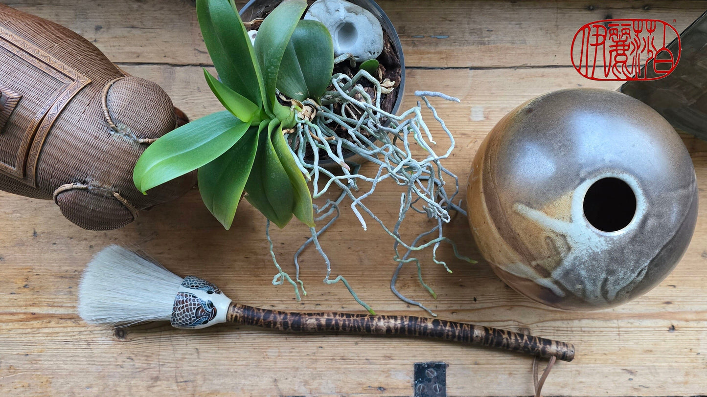 Premium White Horsehair Brush with Ceramic Ferrule and Driftwood Handle Paintbrushes Elizabeth Schowachert Art
